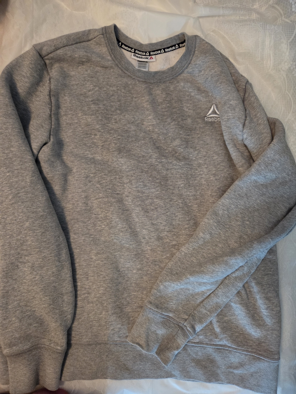 Reebok Gray Men’s Crewneck Sweatshirt with Subtle Logo